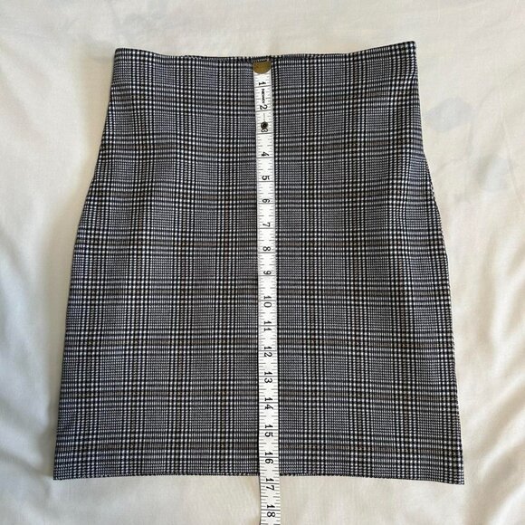 Dynamite Plaid Bodycon Short Skirt | XS - Picture 6 of 8